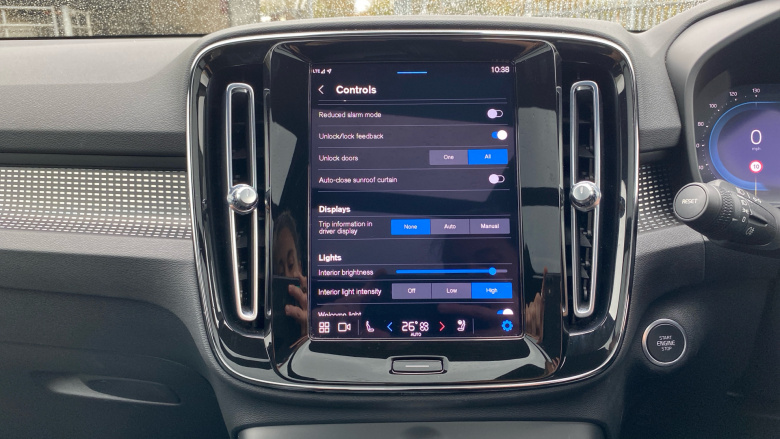 Volvo XC40 2.0 B4P Ultimate Dark 5dr Auto Petrol Estate